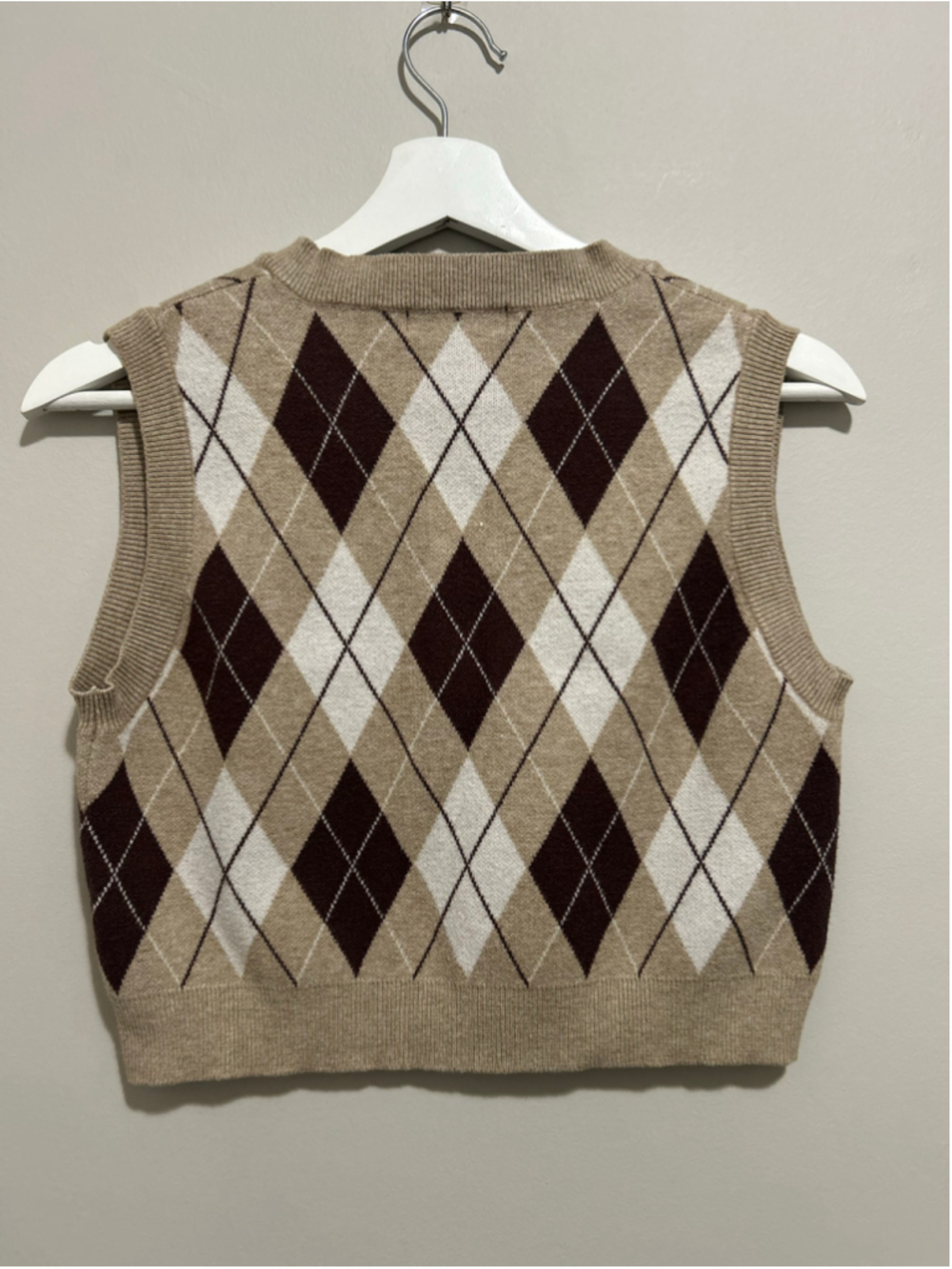 Women's Argyle V-Neck Sweater Vest, Size L, Beige/Brown - Picture 3 of 5